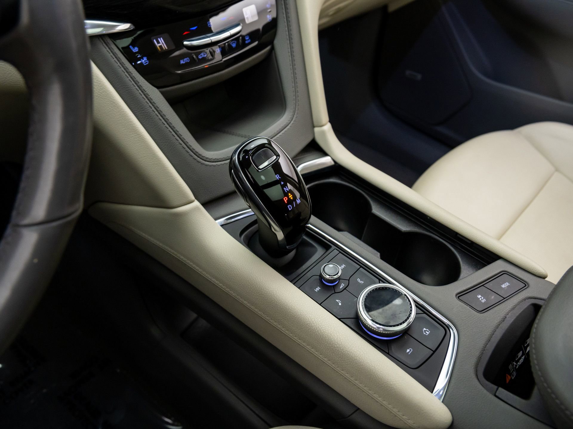 Used 2021 Cadillac XT6 Premium Luxury image 13