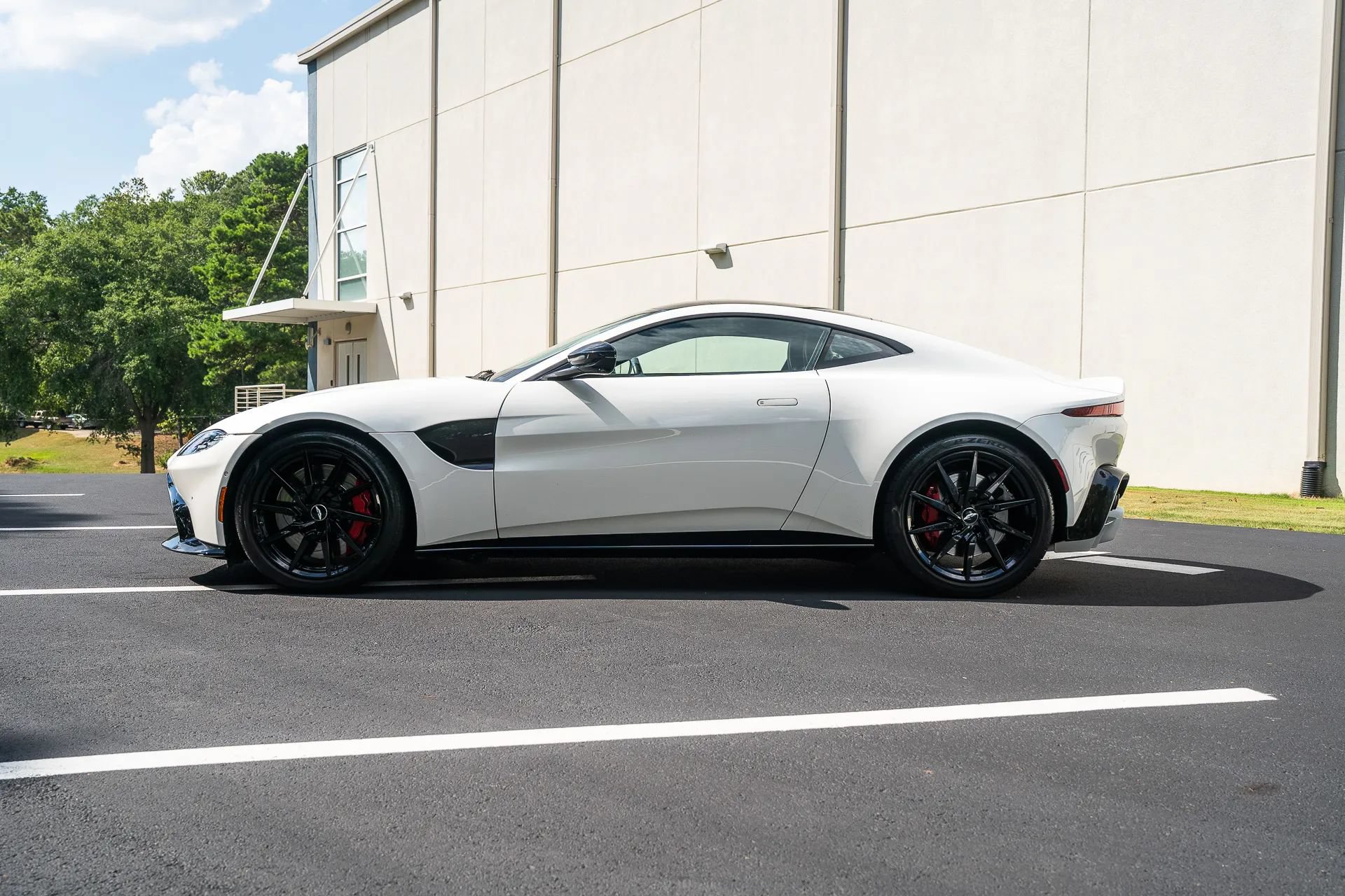 Used 2019 Aston Martin V8 Vantage Coupe RWD image 5