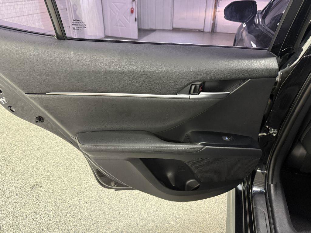 Used 2019 Toyota Camry XSE FWD image 27