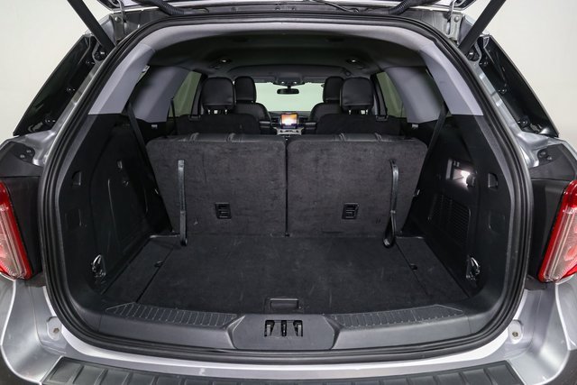 Used 2023 Ford Explorer XLT w/ Equipment Group 202A image 11