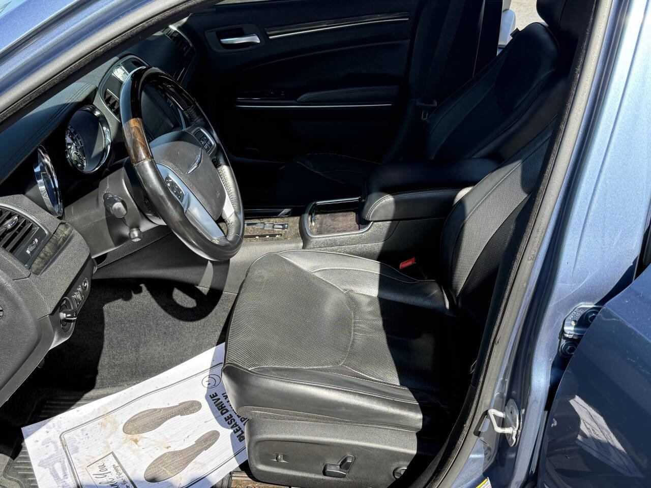 Used 2011 Chrysler 300 C image 15