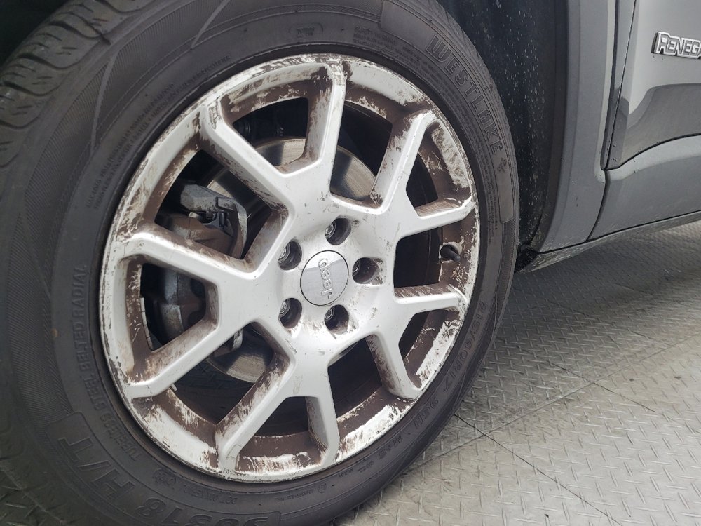 Used 2020 Jeep Renegade Latitude w/ Safety & Security Group II image 31