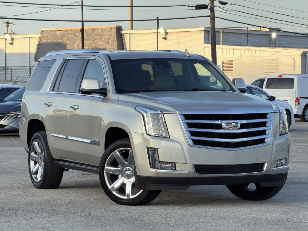 Used 2017 Cadillac Escalade Premium Luxury RWD image 2