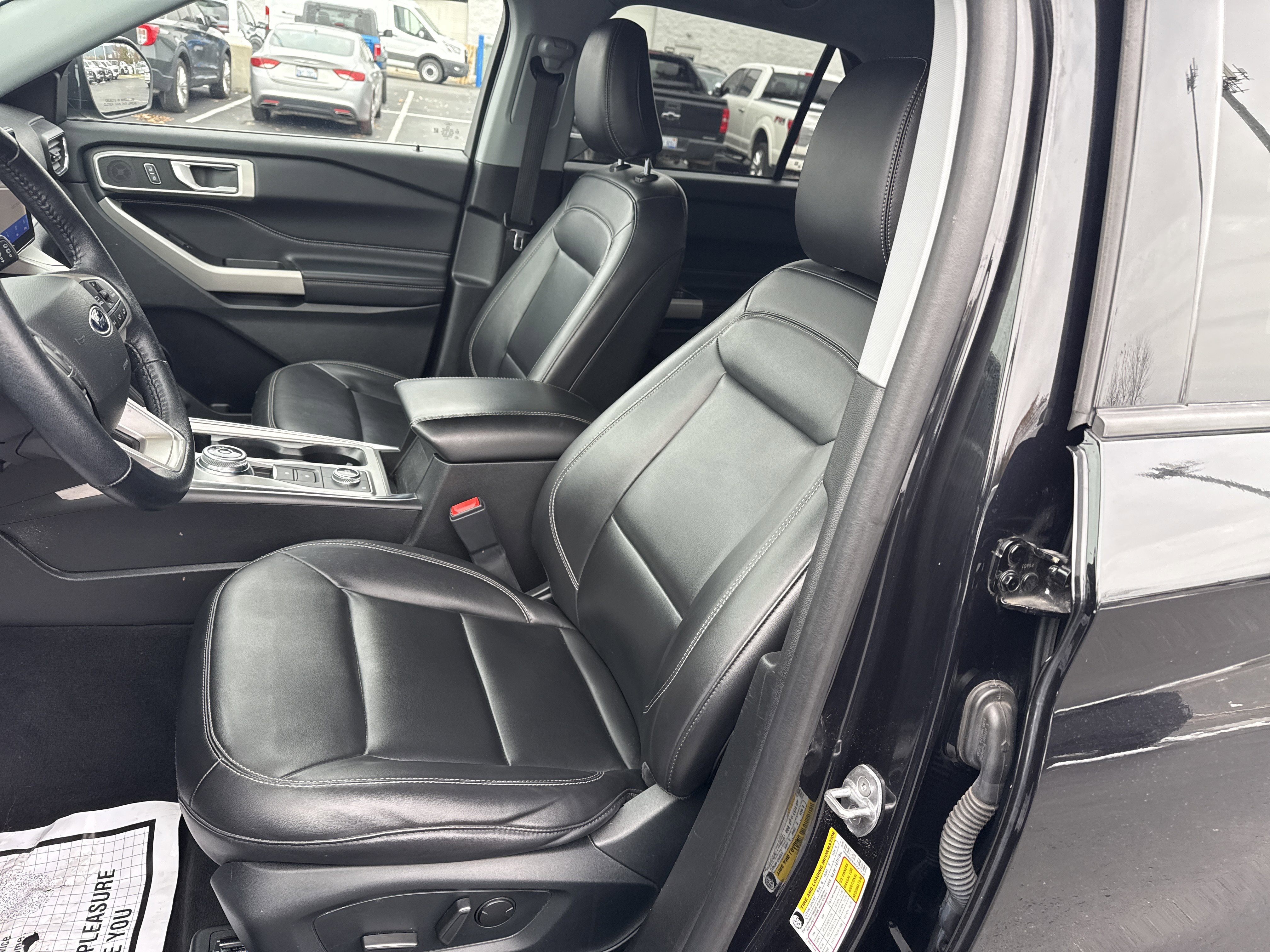 Used 2022 Ford Explorer XLT w/ Equipment Group 202A image 20