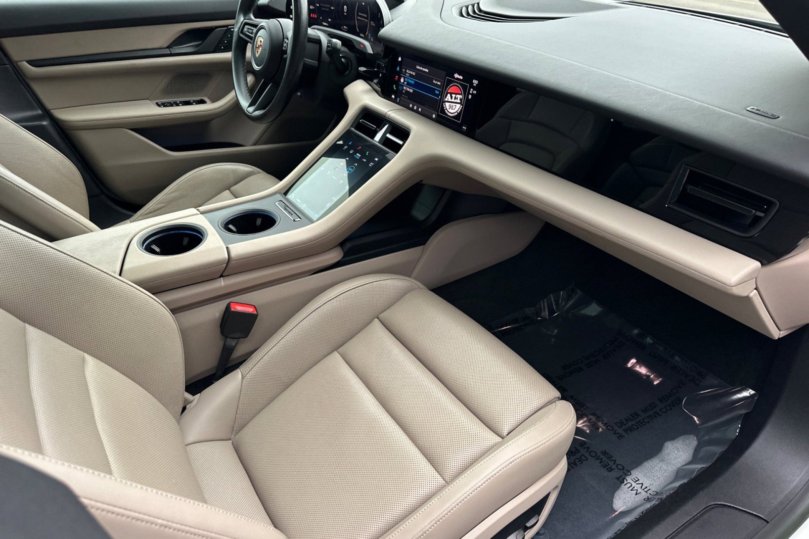 Used 2023 Porsche Taycan image 15