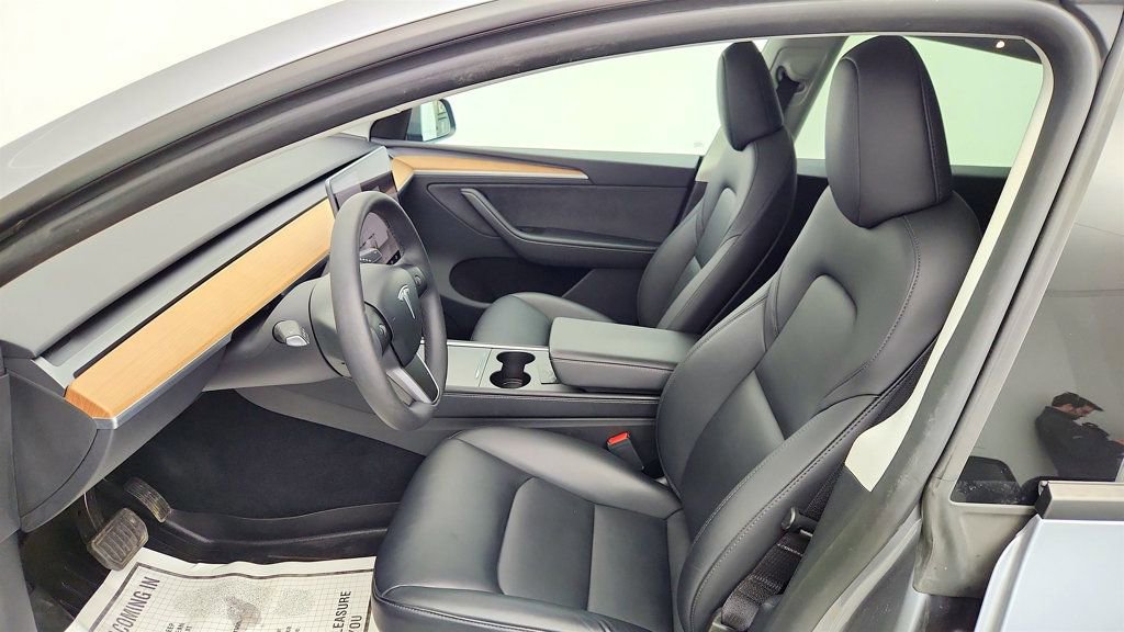 Used 2024 Tesla Model Y Long Range image 24