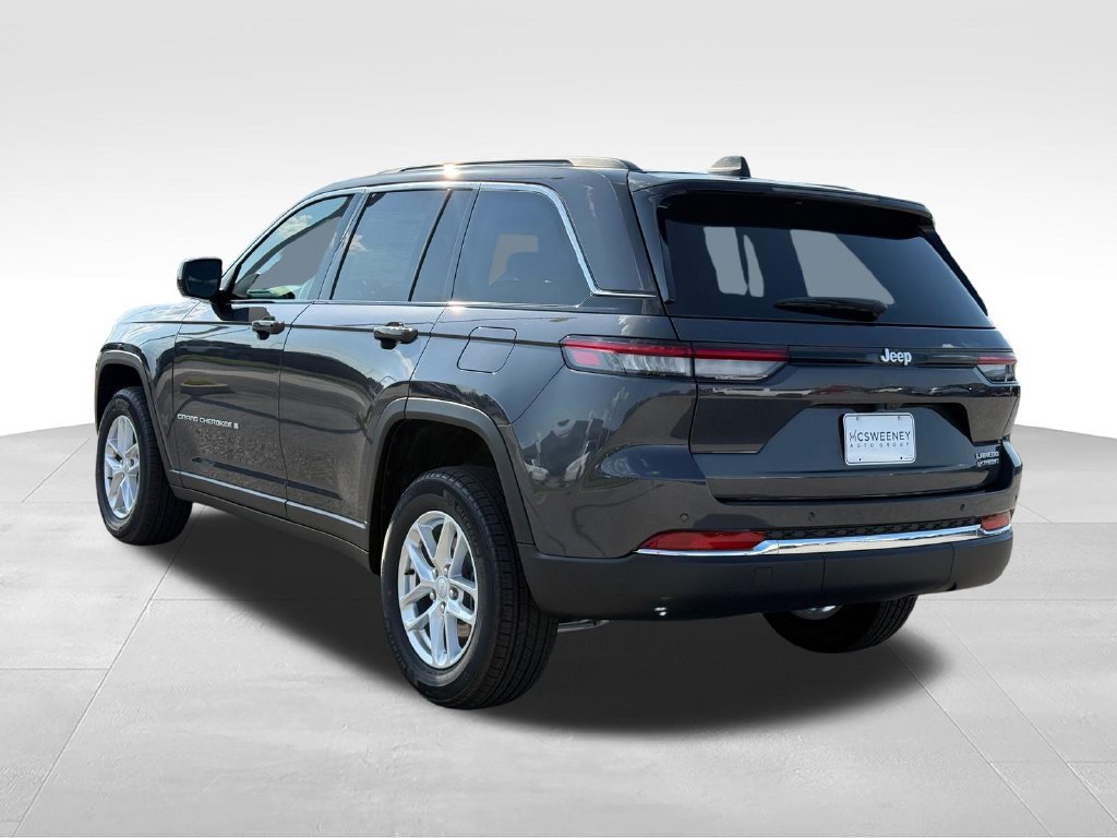 New 2026 Jeep Grand Cherokee Laredo RWD image 3