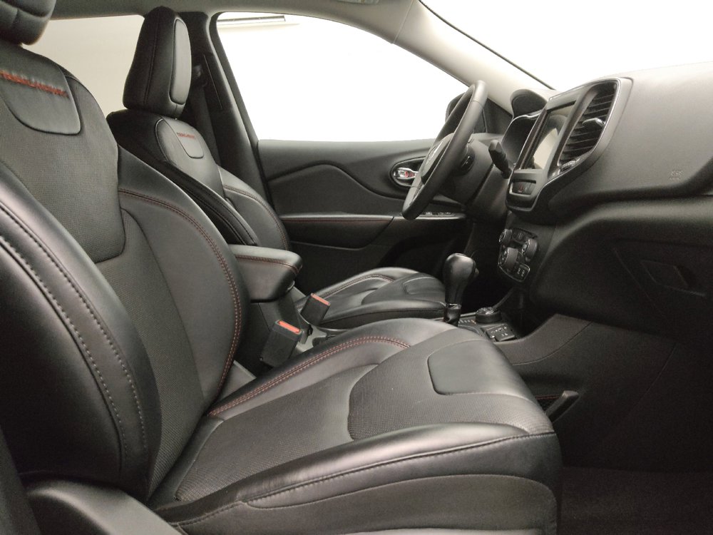 Used 2022 Jeep Cherokee Trailhawk w/ Premium Leather Package AWD/4WD image 21