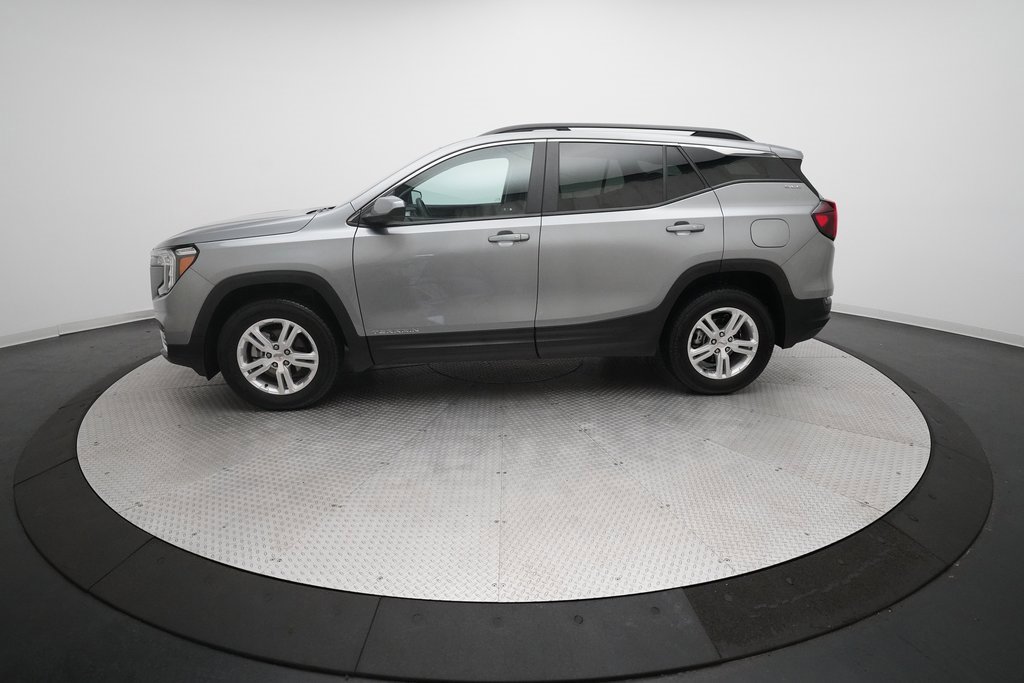 Used 2024 GMC Terrain SLE image 23