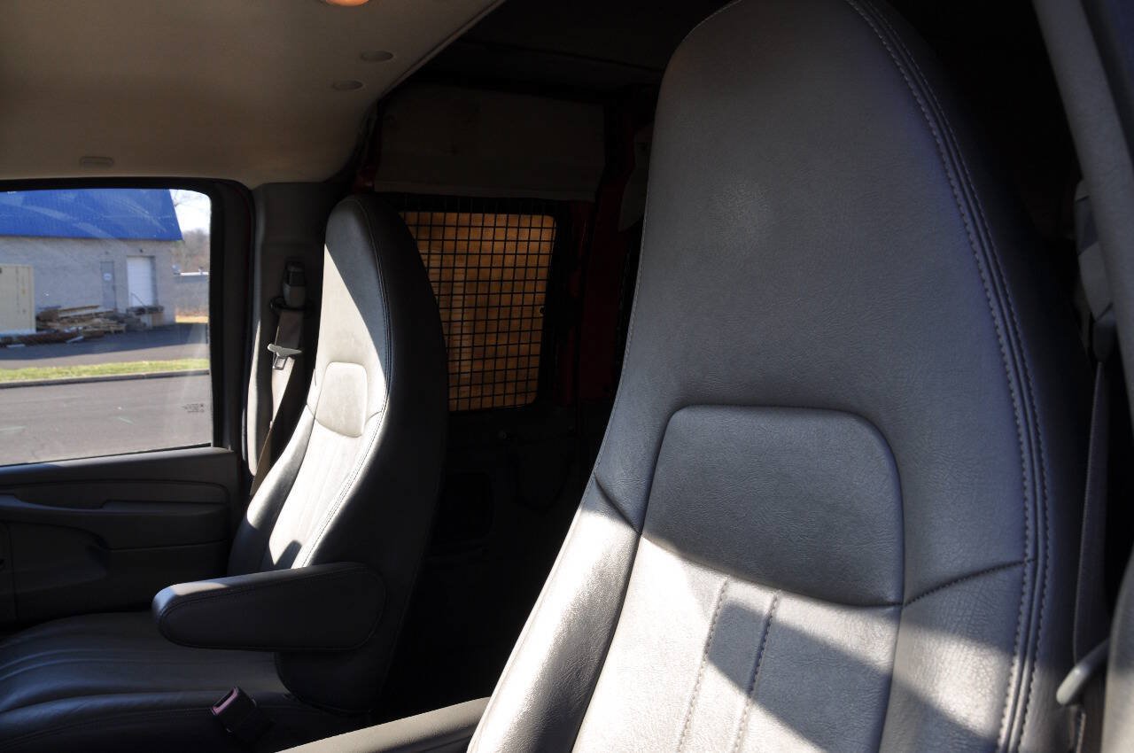 Used 2015 GMC Savana 2500 LS w/ Cold Climate Package RWD image 20