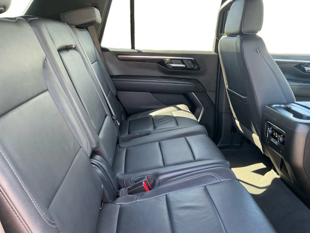 Used 2025 Chevrolet Tahoe LT AWD/4WD image 19