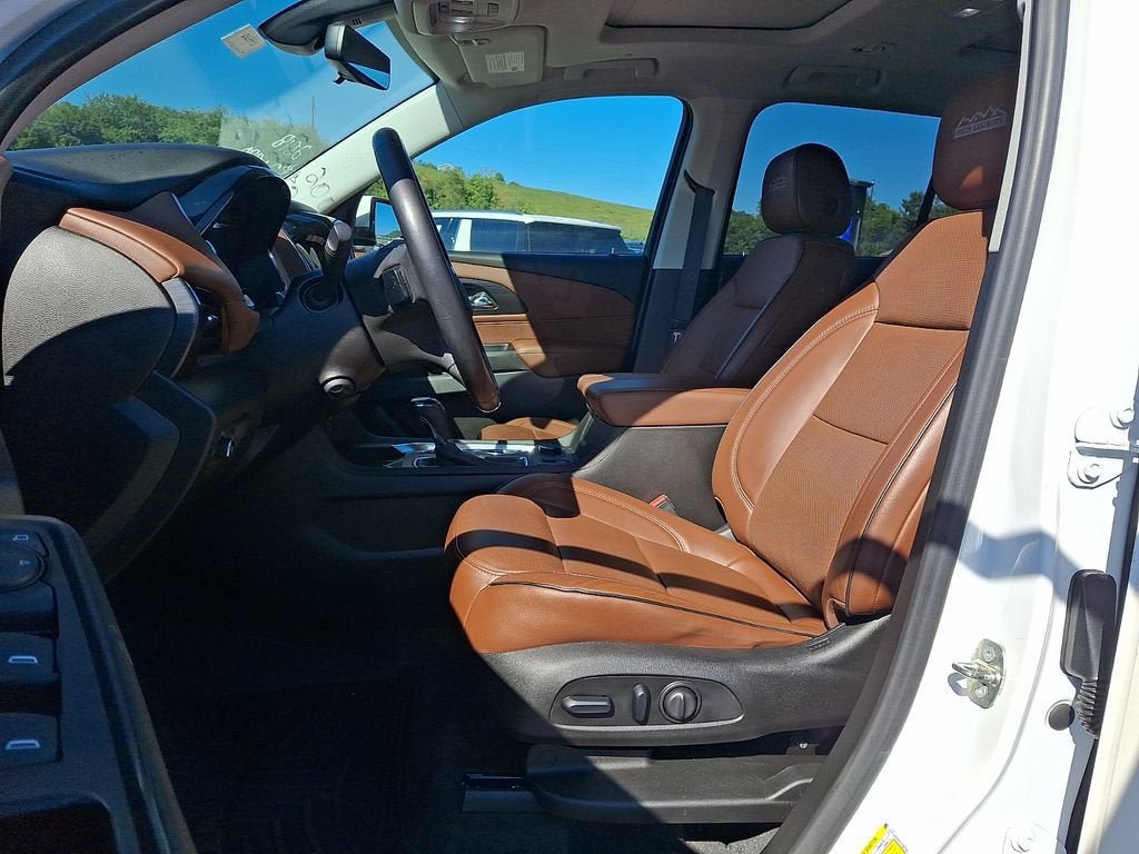 Used 2018 Chevrolet Traverse High Country AWD/4WD image 13