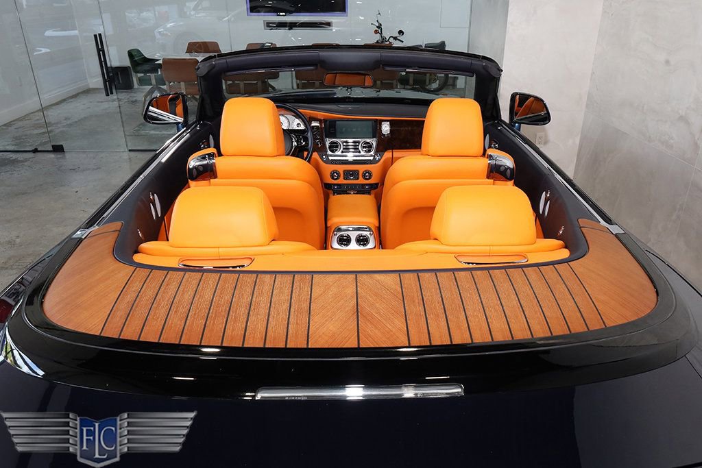 Used 2017 Rolls-Royce Dawn image 16