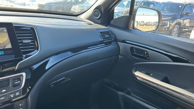 Used 2025 Honda Passport Black Edition image 20