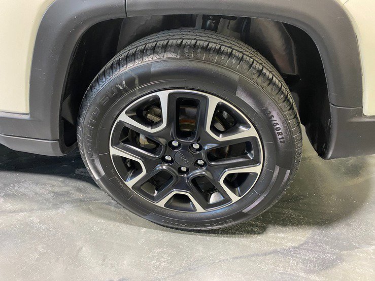 Used 2020 Jeep Compass Trailhawk image 9