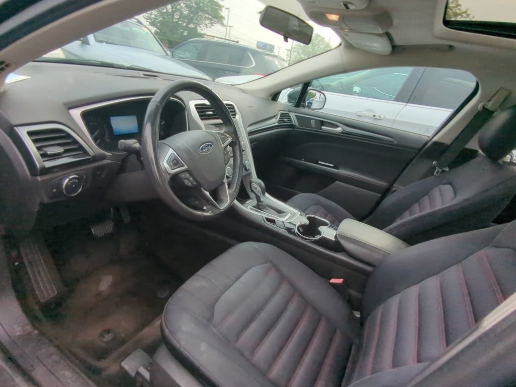Used 2015 Ford Fusion SE w/ Equipment Group 201A FWD image 8