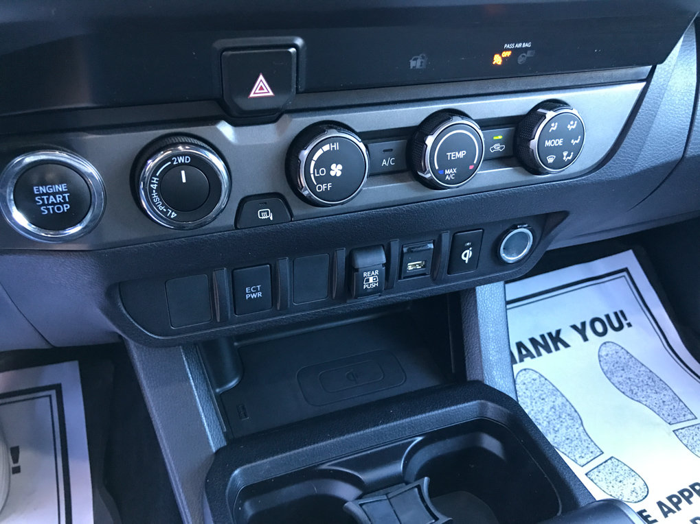 Used 2020 Toyota Tacoma TRD Off-Road AWD/4WD image 22