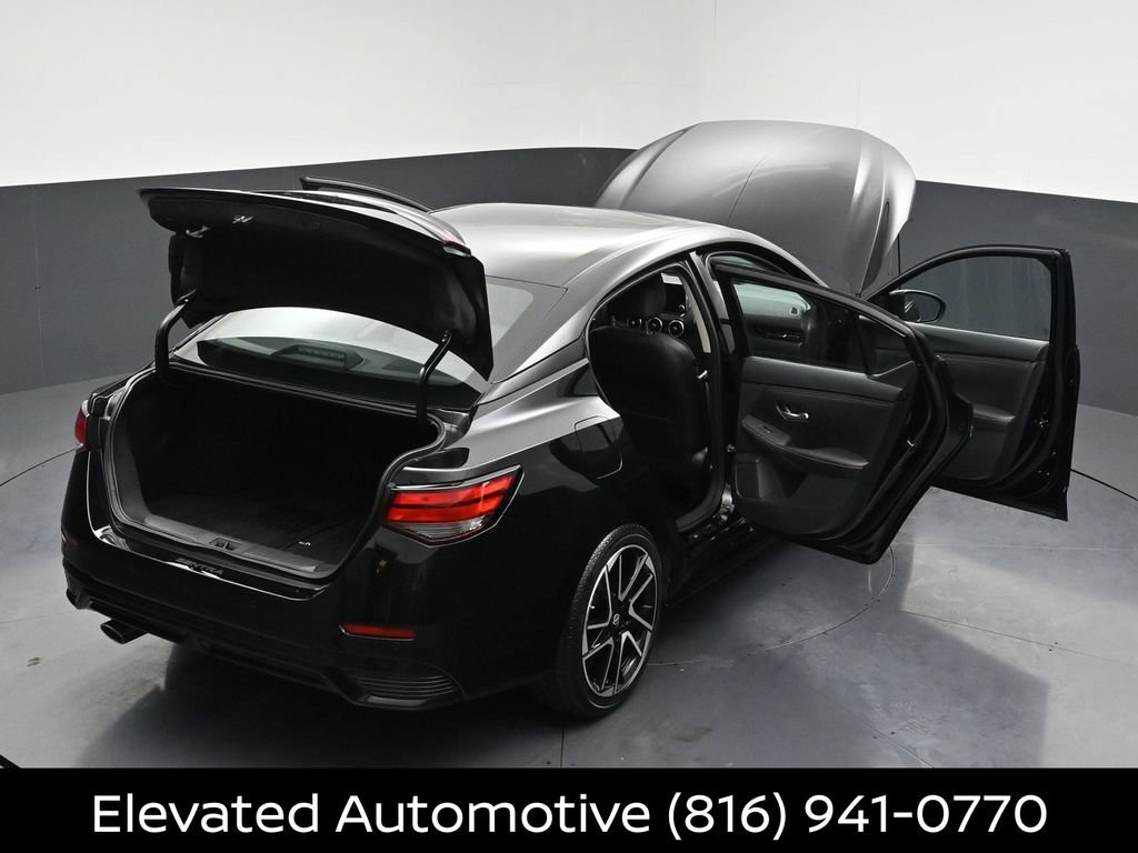 Certified 2025 Nissan Sentra SR w/ SR Premium Package FWD image 33