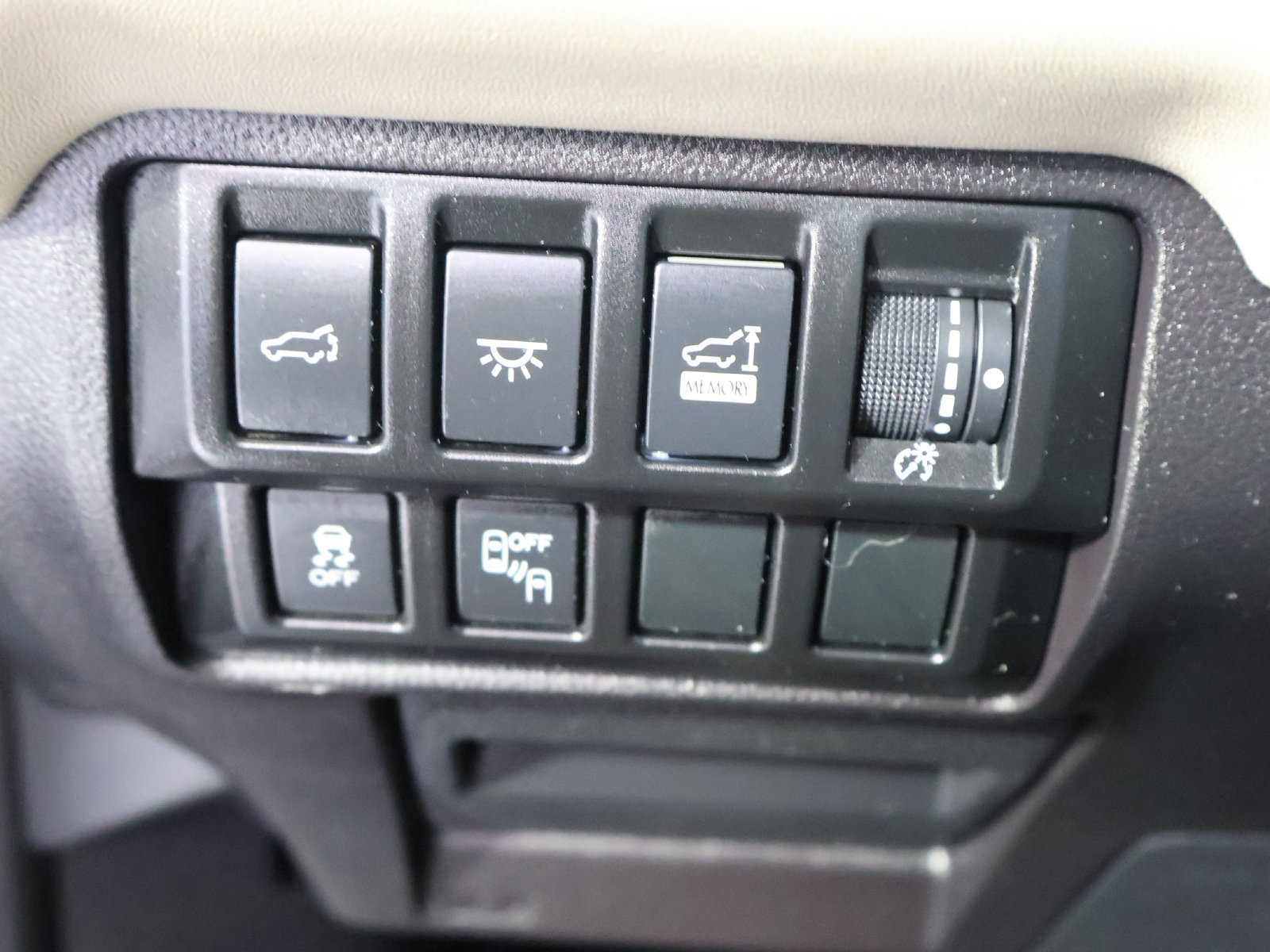 Used 2022 Subaru Ascent Limited AWD/4WD image 32