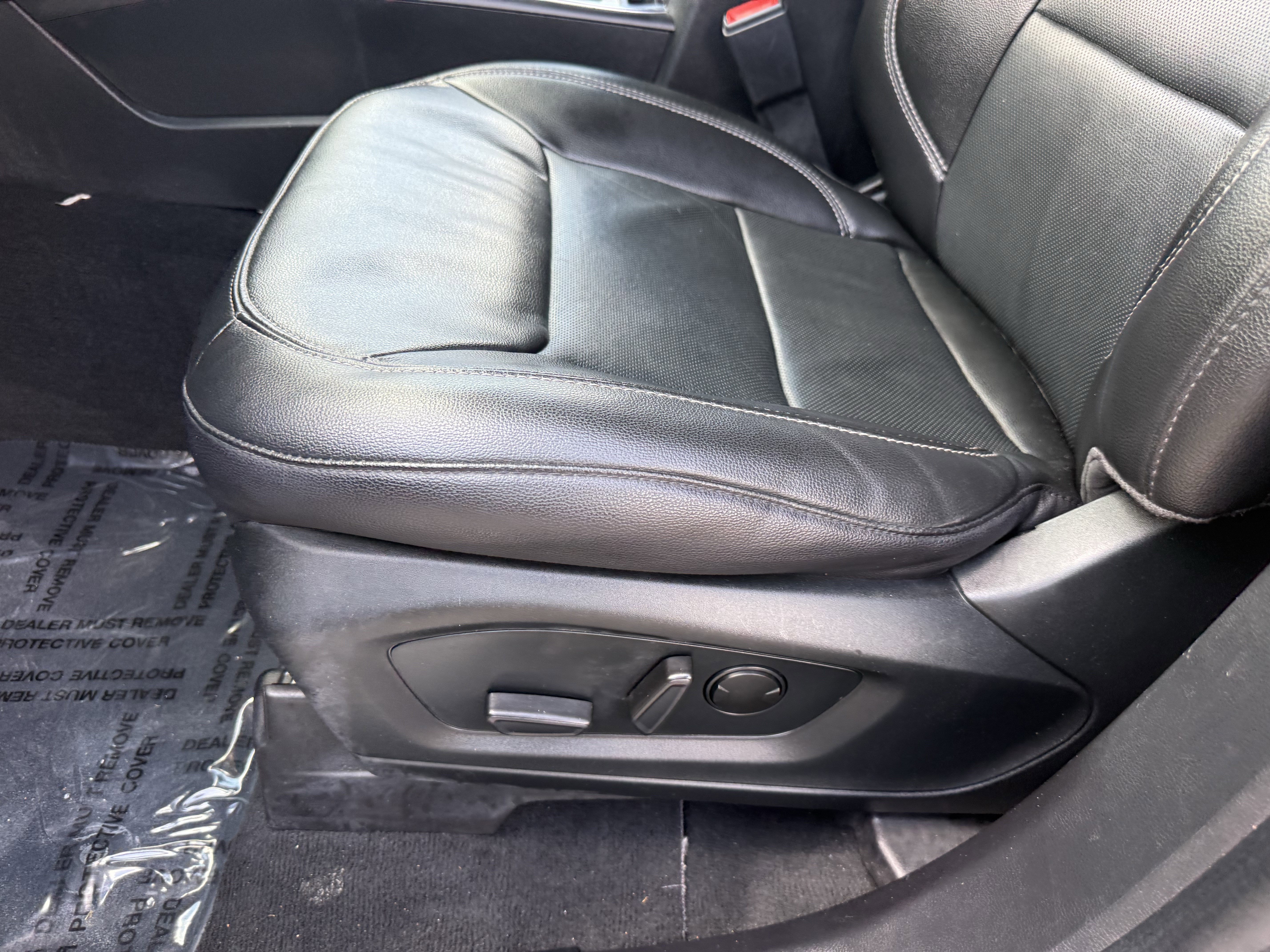 Used 2022 Ford Explorer Limited image 29