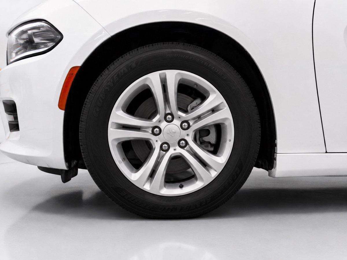 Used 2019 Dodge Charger SXT RWD image 9