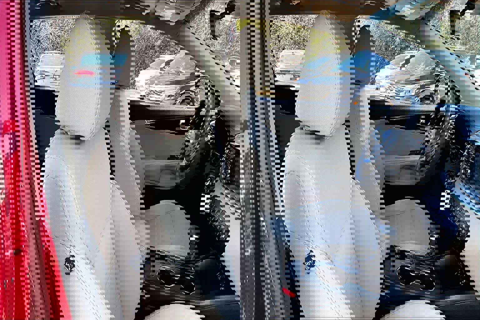 Used 2019 Kia Sorento LX image 9