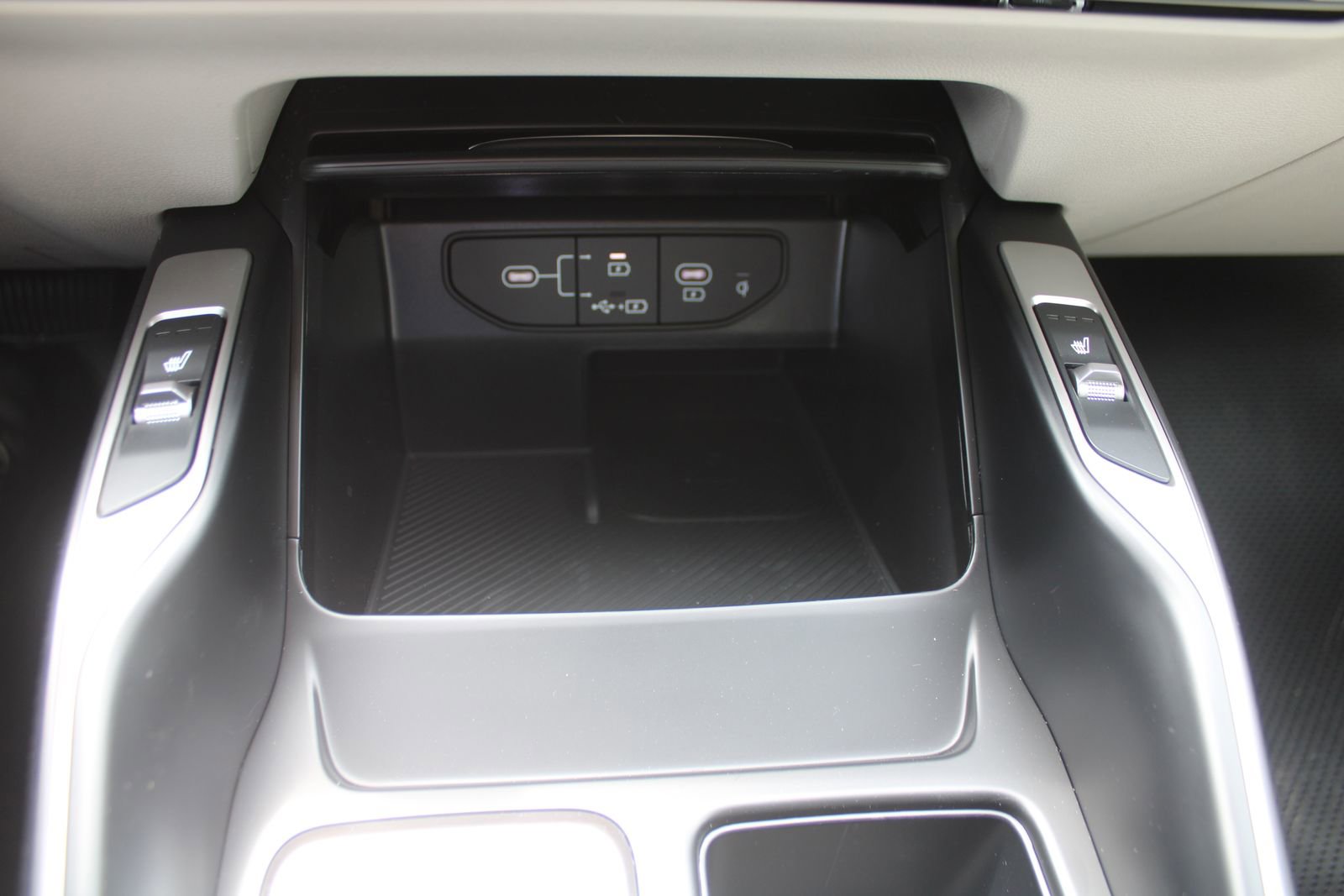 Certified 2025 Kia Sorento EX w/ EX Panoramic Sunroof Package image 41