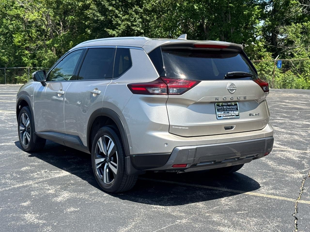 Used 2024 Nissan Rogue SL w/ SL Premium Package AWD/4WD image 7