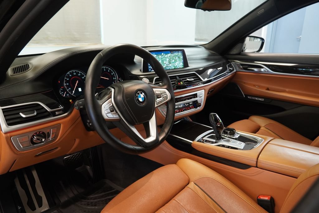 Used 2017 BMW 740i xDrive AWD/4WD image 7