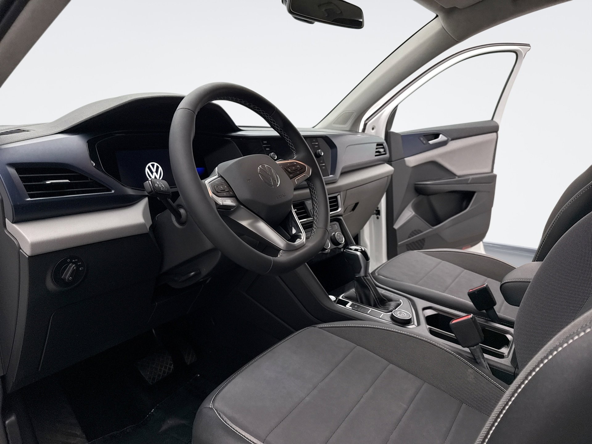 Used 2023 Volkswagen Taos SE image 10