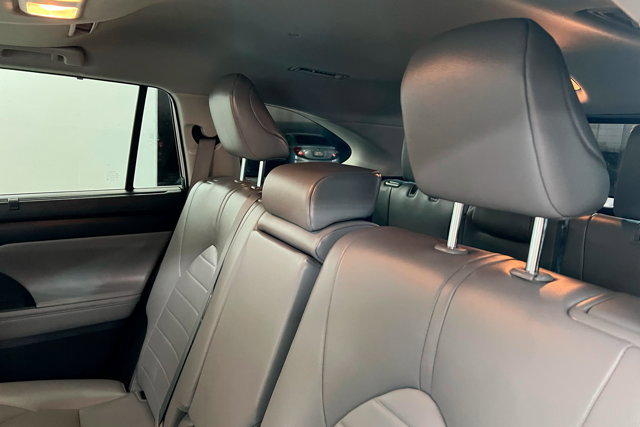 Used 2023 Toyota Highlander XLE image 20