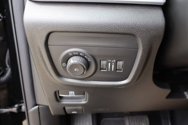 New 2026 Jeep Grand Cherokee L Limited w/ Limited Altitude Package AWD/4WD image 13