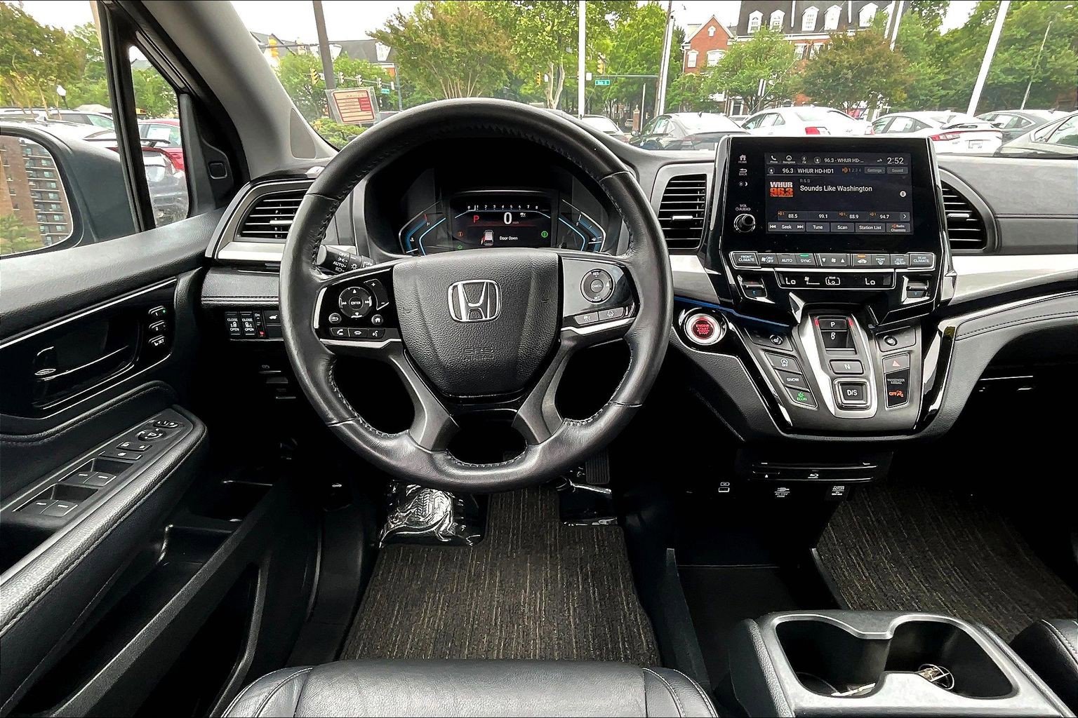 Used 2023 Honda Odyssey Touring image 5