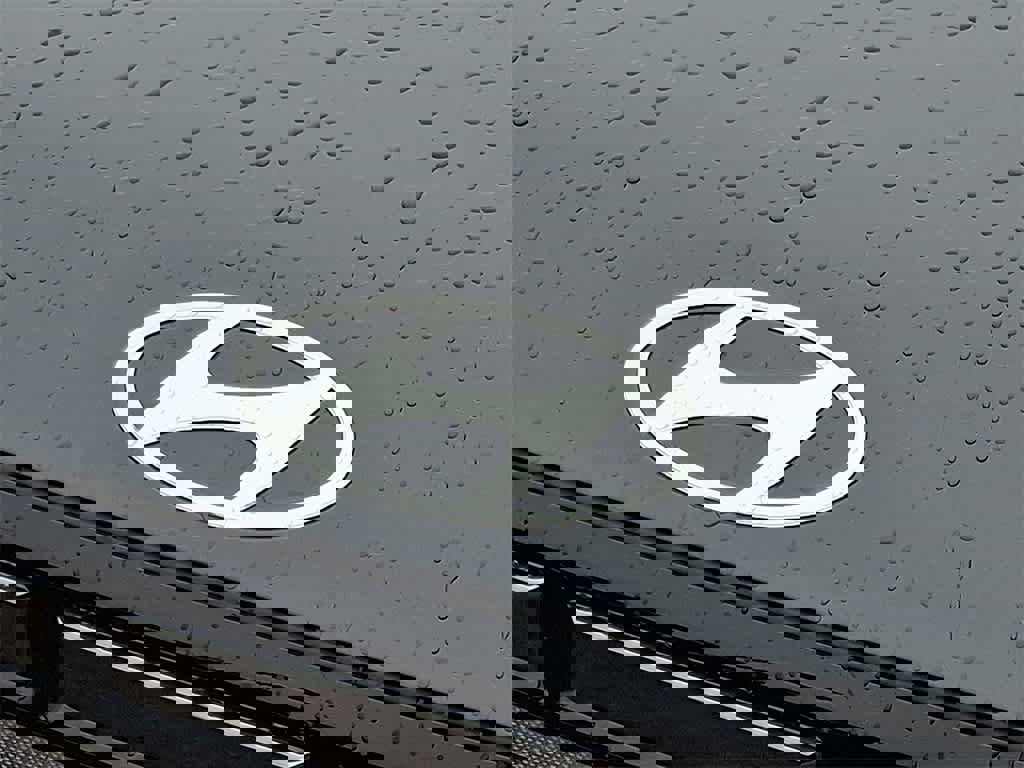 Used 2025 Hyundai Santa Fe Limited image 34