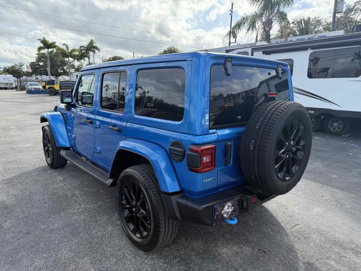 Used 2022 Jeep Wrangler Unlimited Sahara 4xe image 6