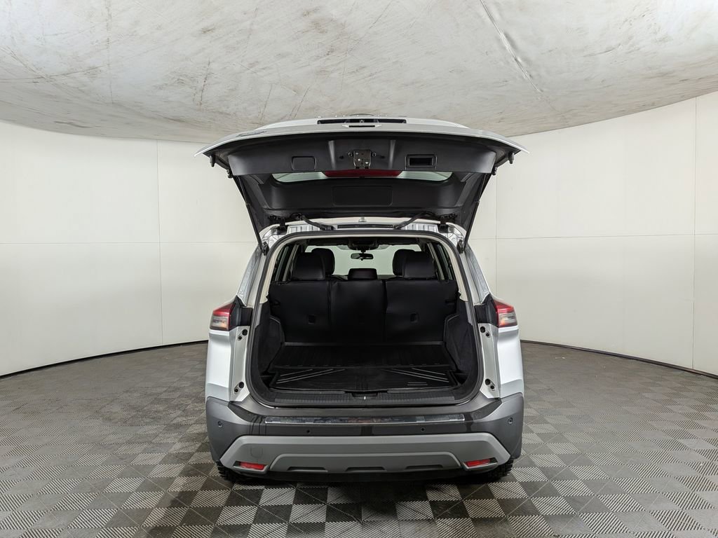 Used 2023 Nissan Rogue SV image 9