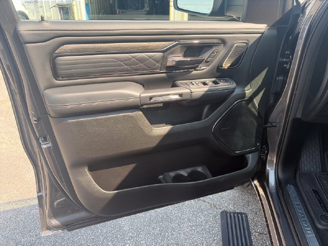 Used 2026 RAM 1500 Limited AWD/4WD image 10