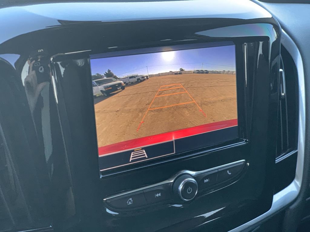 Used 2023 Chevrolet Traverse LT FWD image 12