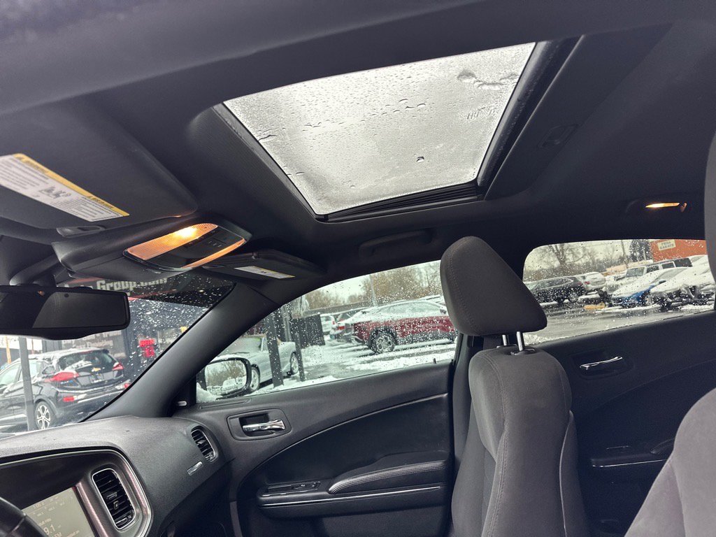 Used 2014 Dodge Charger SXT RWD image 8