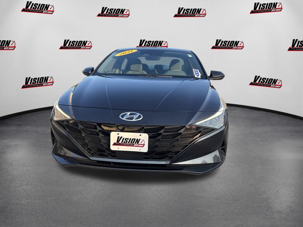 Used 2021 Hyundai Elantra SEL w/ Convenience Package FWD image 2