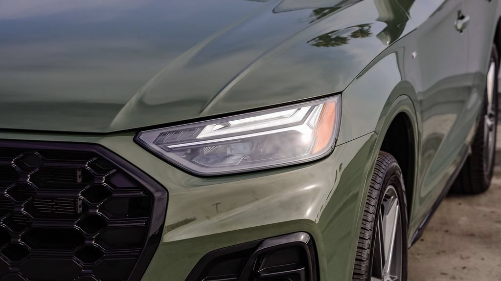 Used 2023 Audi Q5 e Premium Plus w/ Premium Plus Package AWD/4WD image 5