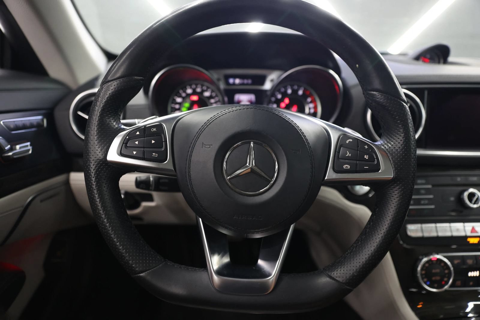 Used 2018 Mercedes-Benz SL 450 image 27
