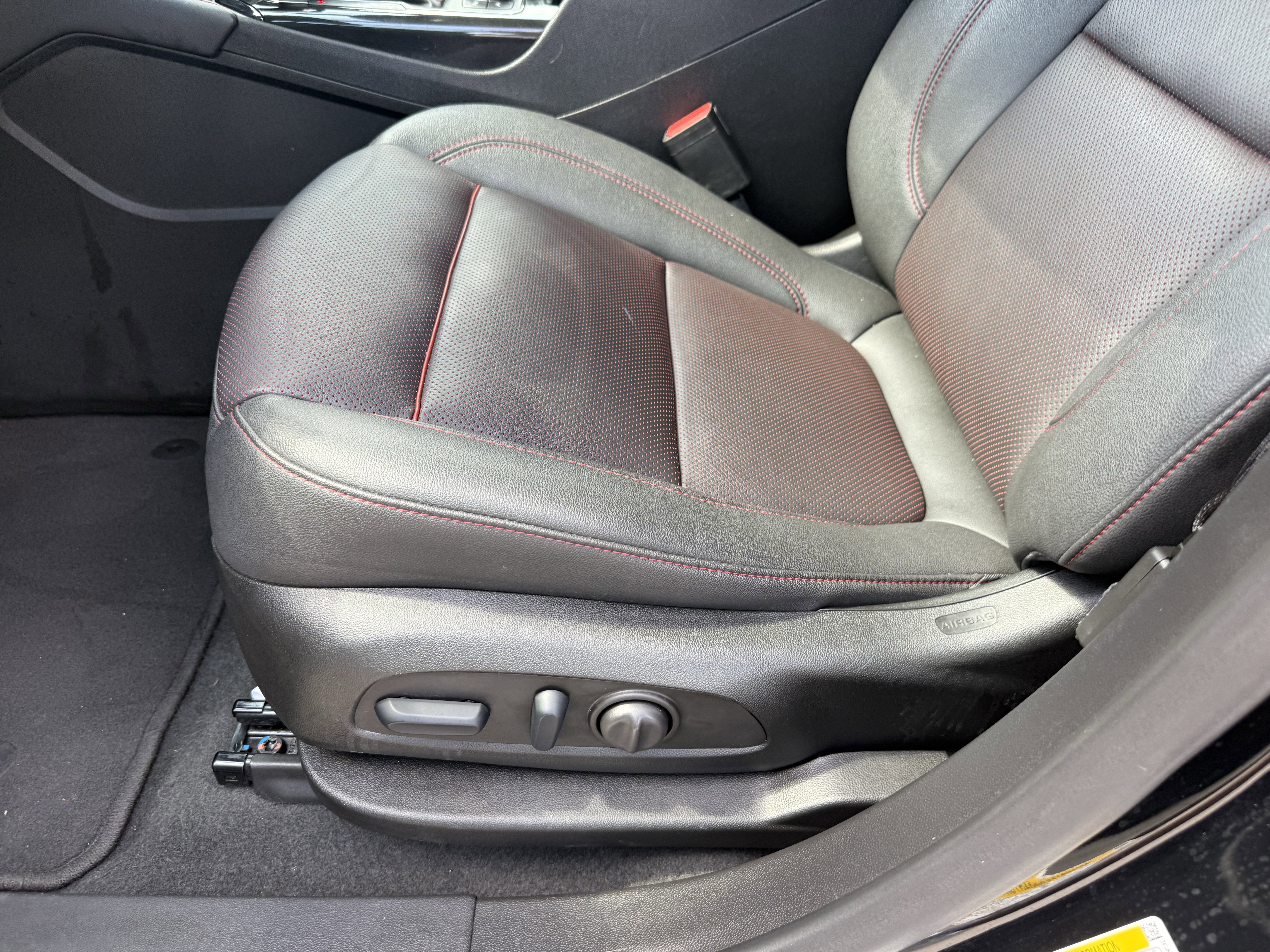 Used 2025 Chevrolet Blazer RS image 29