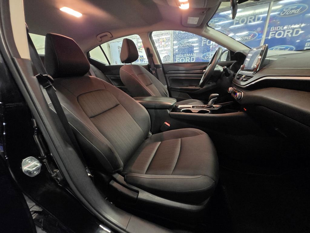 Used 2024 Nissan Altima 2.5 SV image 24