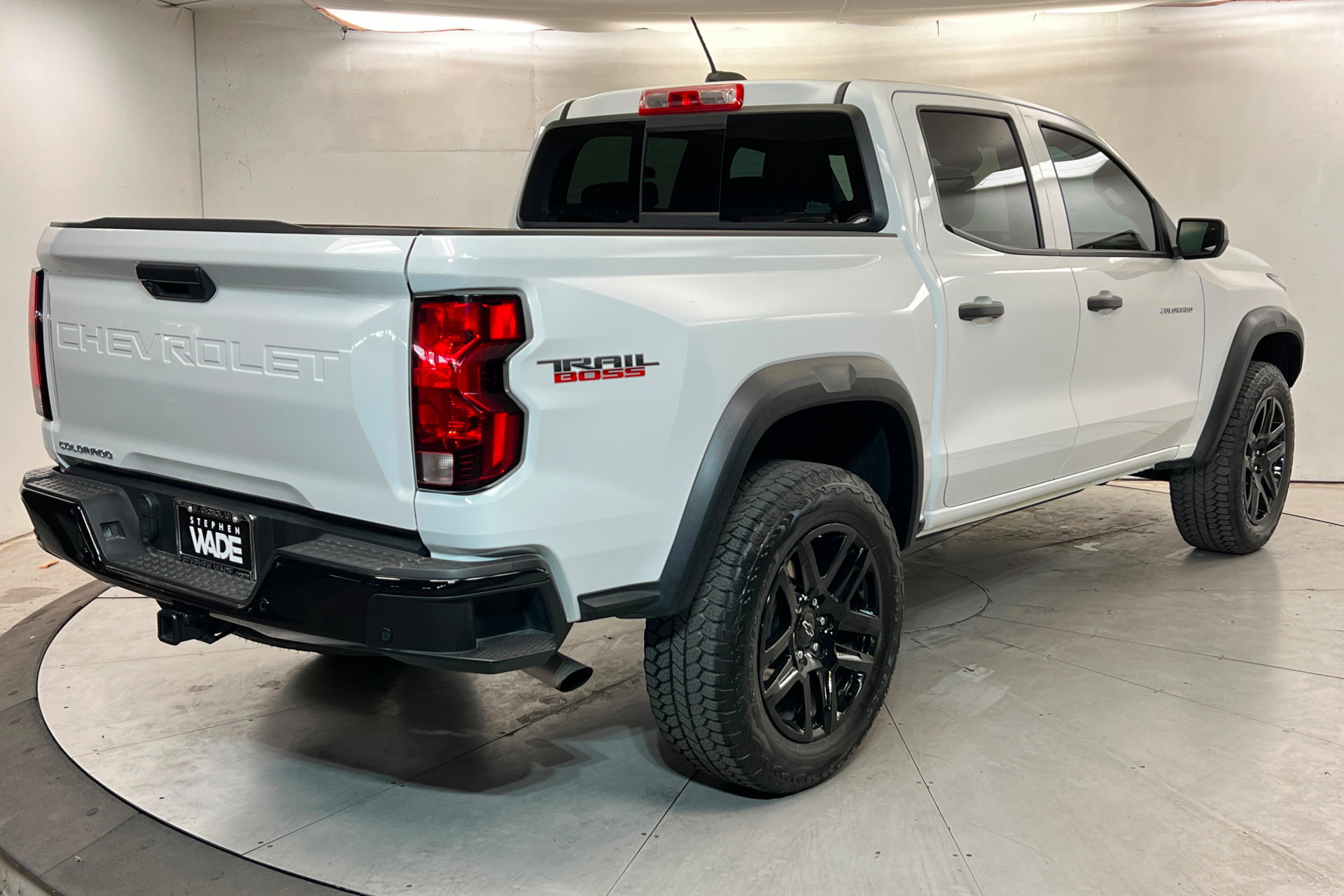Used 2024 Chevrolet Colorado Trail Boss w/ Advanced Trailering Package AWD/4WD image 6