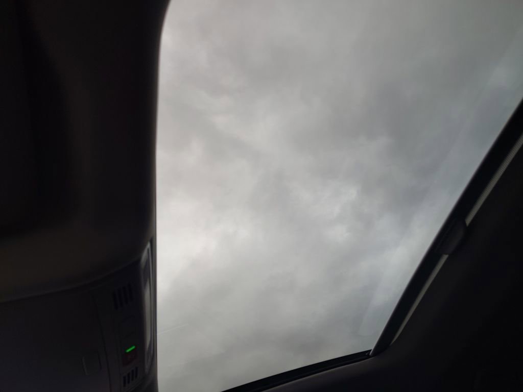 Used 2023 Volkswagen Jetta SE w/ Panoramic Sunroof Package image 7