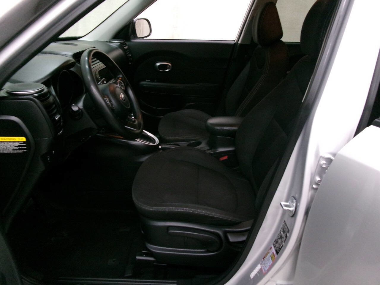 Used 2018 Kia Soul Base 4dr Crossover 6A image 12