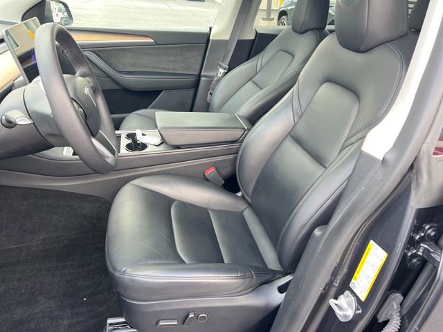 Used 2024 Tesla Model Y Long Range AWD/4WD image 11