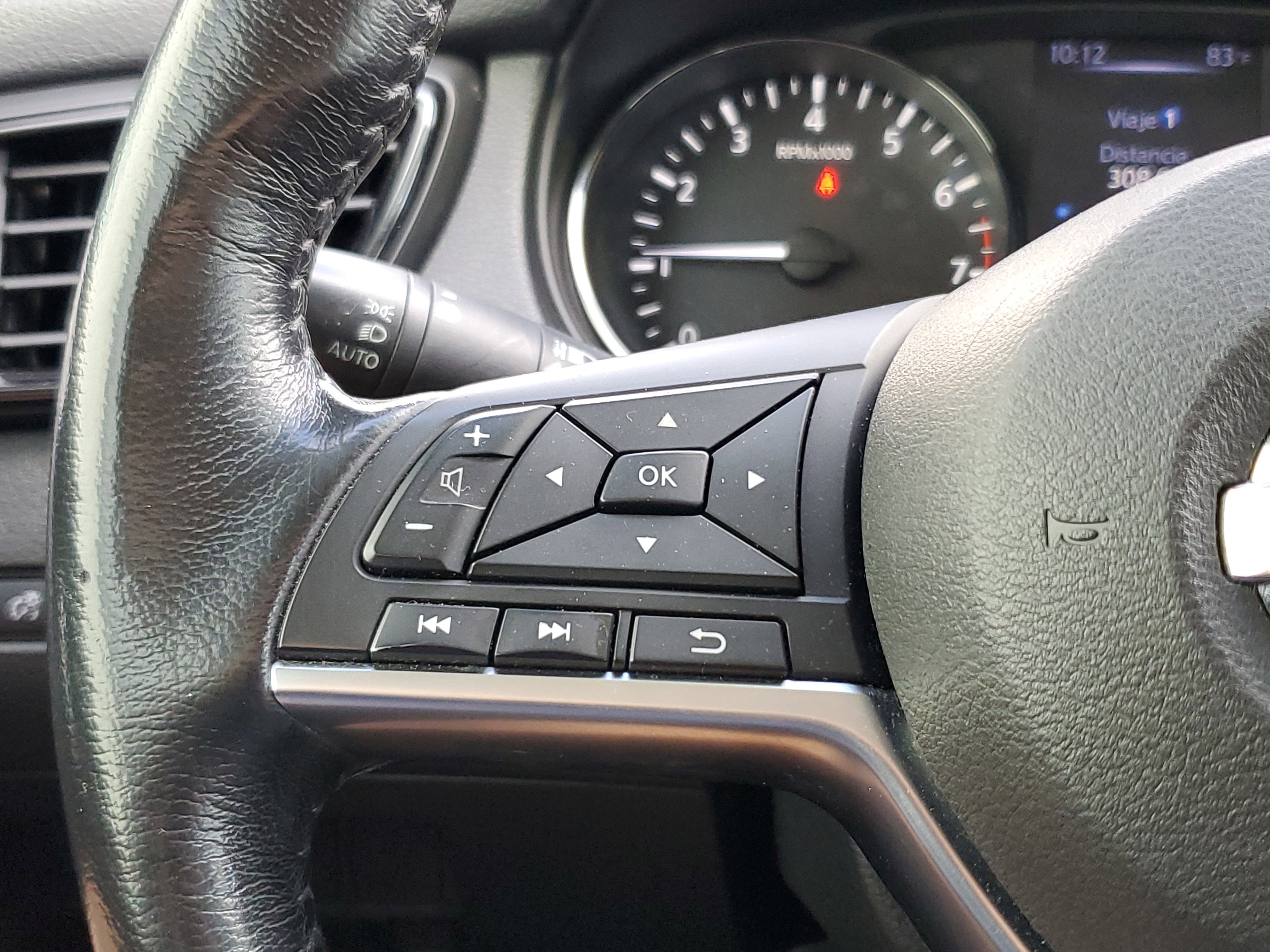 Used 2017 Nissan Rogue Sport SV w/ SV Premium Package image 21