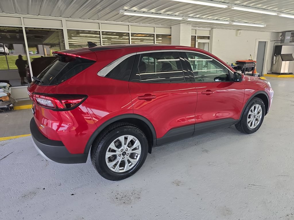 Used 2023 Ford Escape Active w/ Tech Pack #2 AWD/4WD image 6